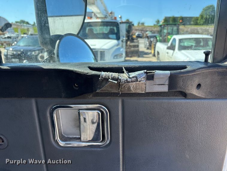 image for item DV4332 2019 Autocar Xpeditor refuse truck