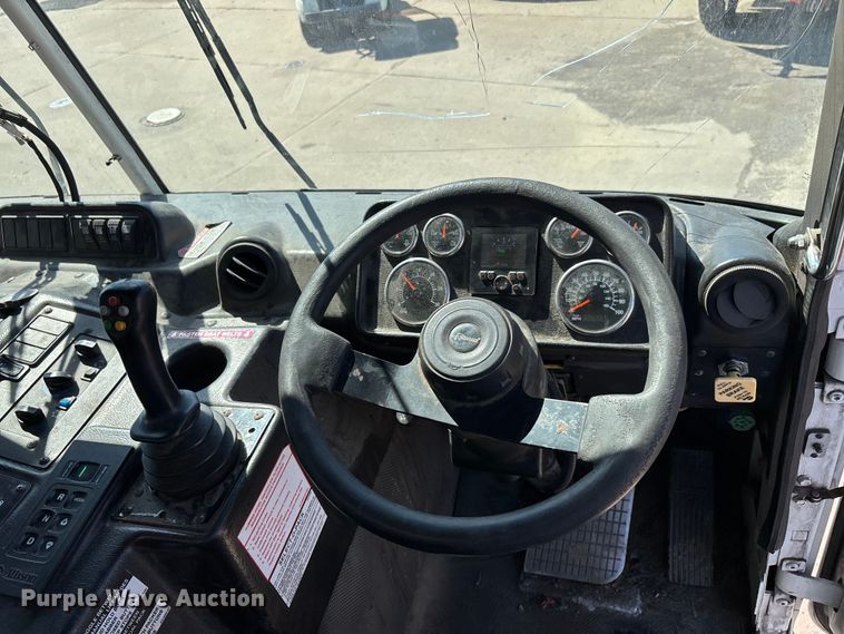 image for item DV4332 2019 Autocar Xpeditor refuse truck