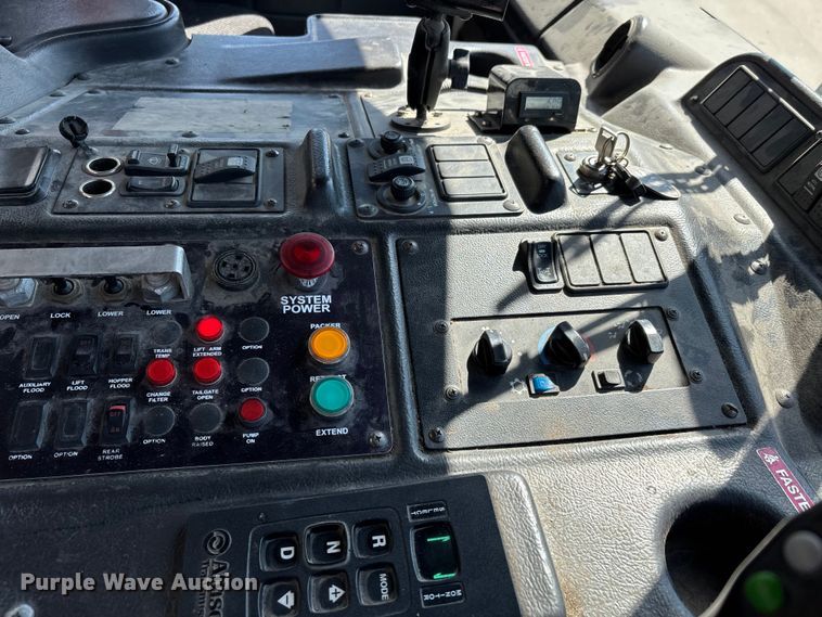 image for item DV4332 2019 Autocar Xpeditor refuse truck