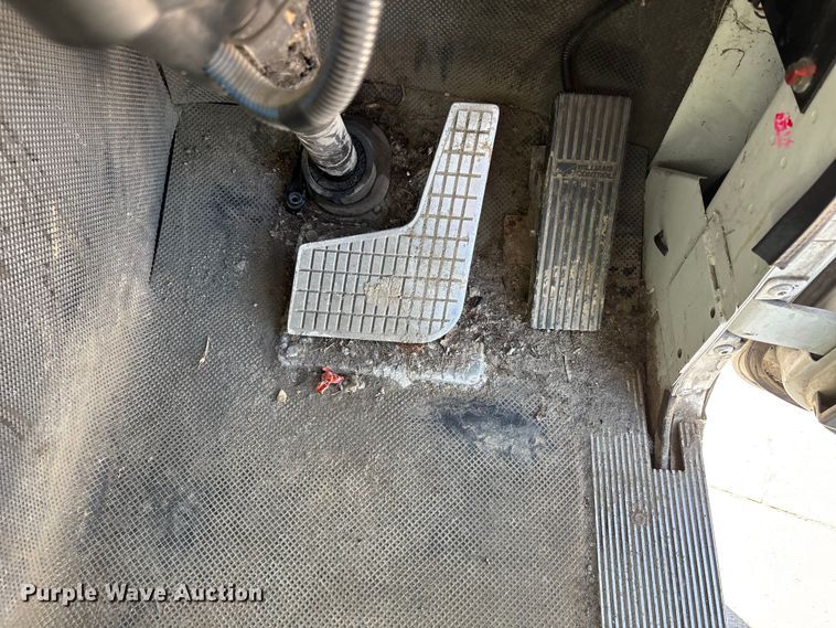 image for item DV4332 2019 Autocar Xpeditor refuse truck