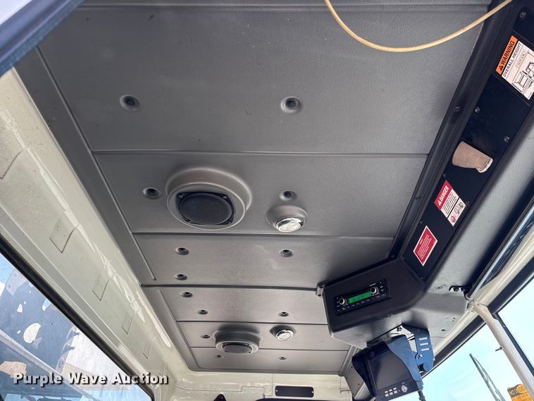 image for item DV4332 2019 Autocar Xpeditor refuse truck