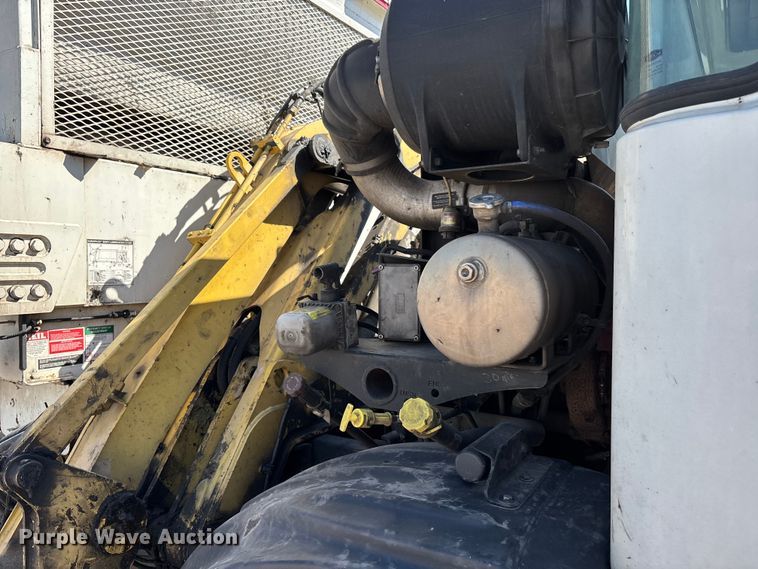 image for item DV4332 2019 Autocar Xpeditor refuse truck