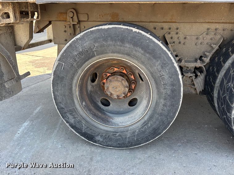 image for item DV4332 2019 Autocar Xpeditor refuse truck