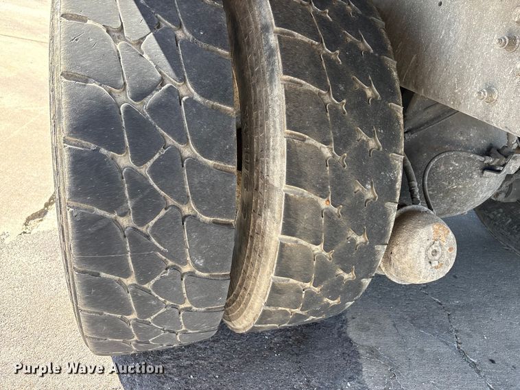 image for item DV4332 2019 Autocar Xpeditor refuse truck