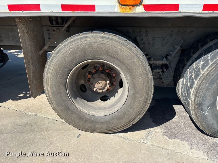 image for item DV4332 2019 Autocar Xpeditor refuse truck