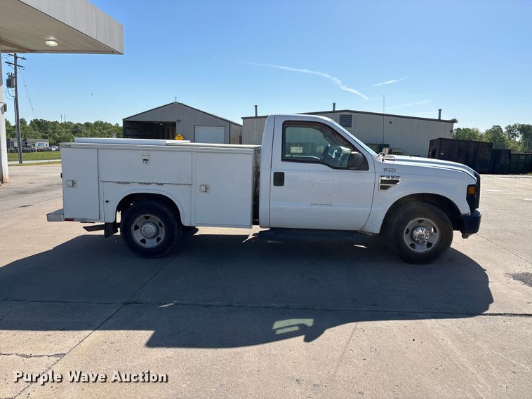 image for item DV4335 2008 Ford F250 Super Duty utility bed pickup truck