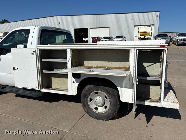image for item DV4335 2008 Ford F250 Super Duty utility bed pickup truck