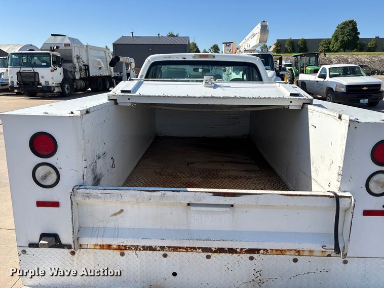 image for item DV4335 2008 Ford F250 Super Duty utility bed pickup truck