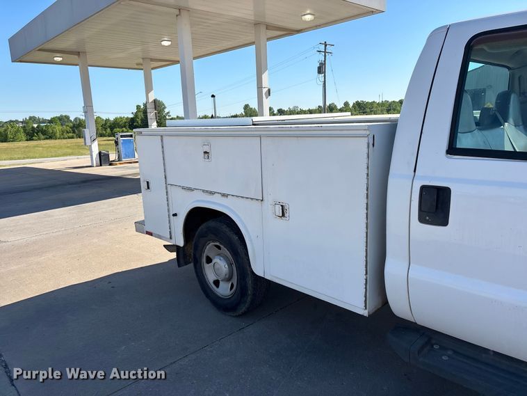 image for item DV4335 2008 Ford F250 Super Duty utility bed pickup truck