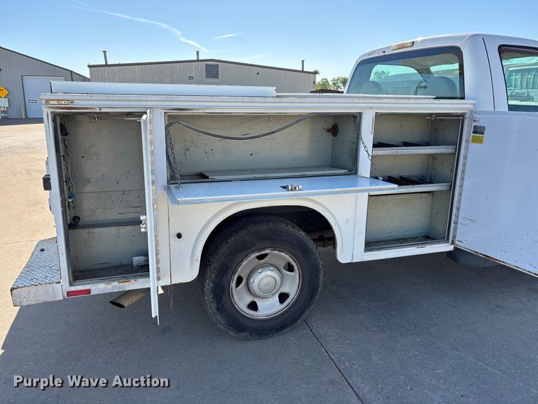 image for item DV4335 2008 Ford F250 Super Duty utility bed pickup truck