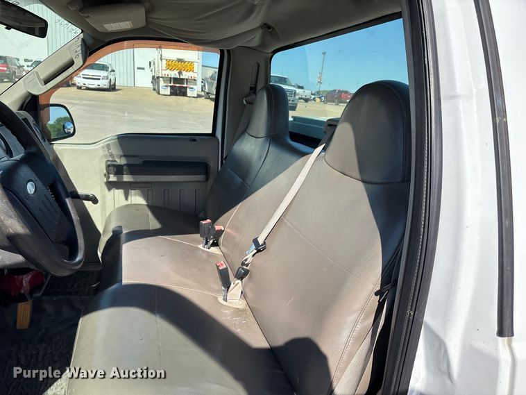 image for item DV4335 2008 Ford F250 Super Duty utility bed pickup truck