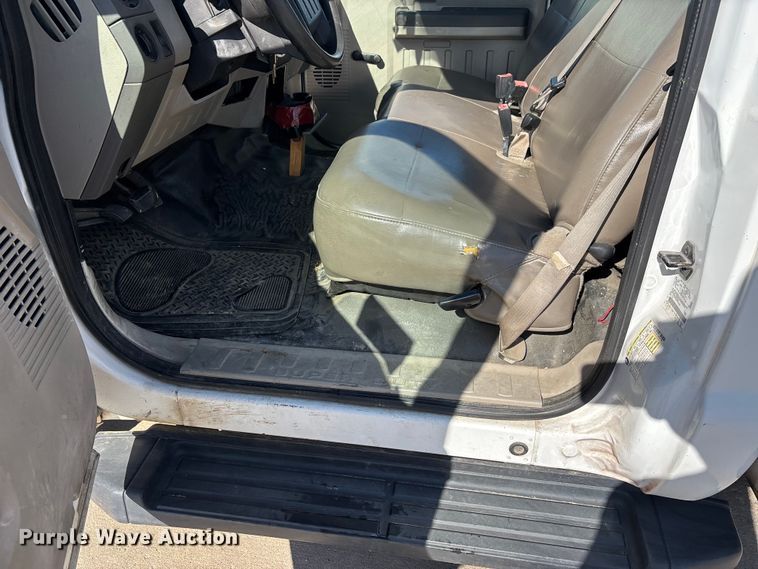 image for item DV4335 2008 Ford F250 Super Duty utility bed pickup truck