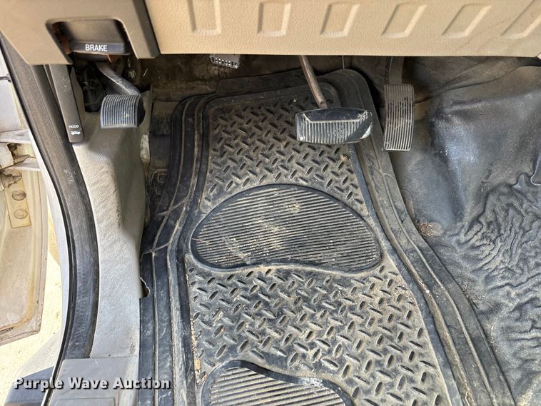 image for item DV4335 2008 Ford F250 Super Duty utility bed pickup truck