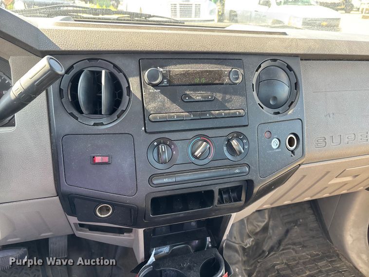 image for item DV4335 2008 Ford F250 Super Duty utility bed pickup truck