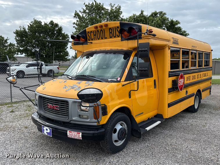 image for item DZ4458 2001 GMC Savana school bus