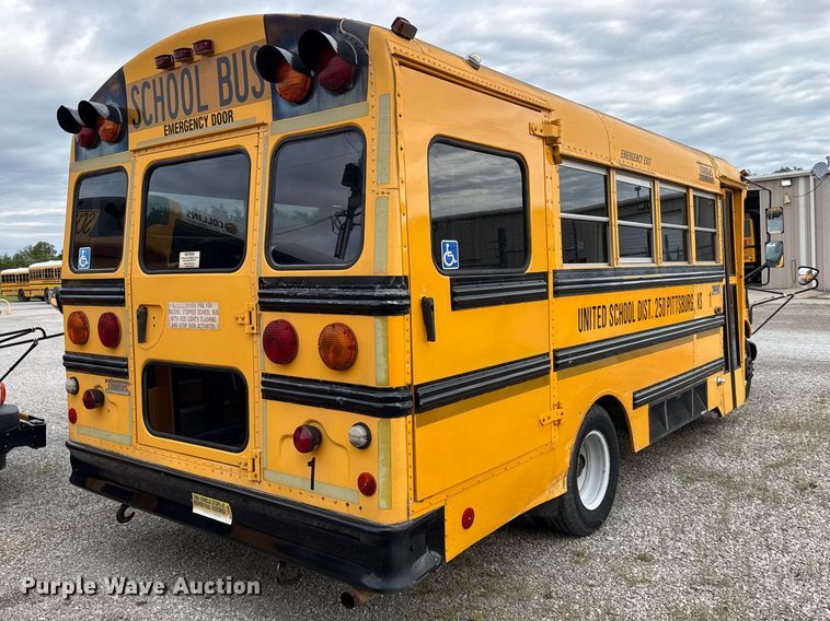 image for item DZ4458 2001 GMC Savana school bus