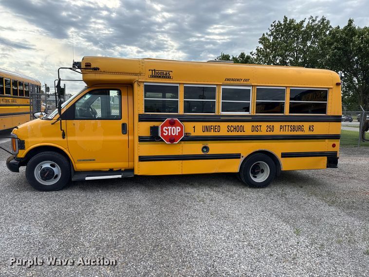 image for item DZ4458 2001 GMC Savana school bus