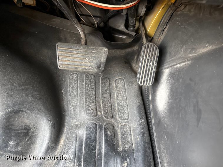image for item DZ4458 2001 GMC Savana school bus