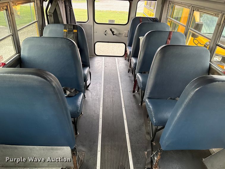 image for item DZ4458 2001 GMC Savana school bus