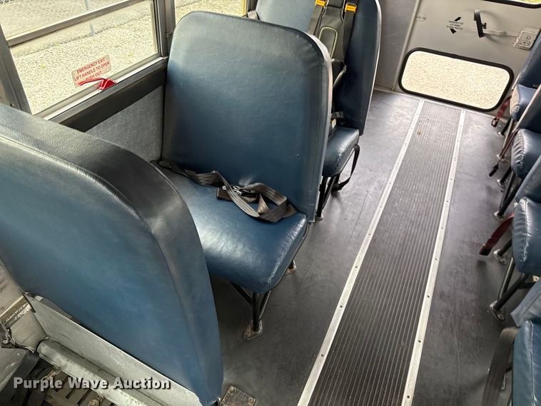 image for item DZ4458 2001 GMC Savana school bus