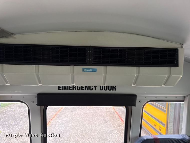 image for item DZ4458 2001 GMC Savana school bus