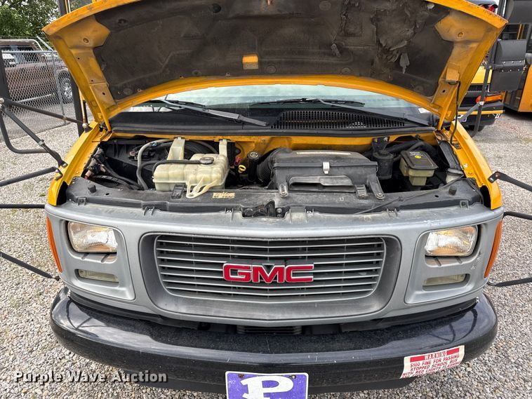 image for item DZ4458 2001 GMC Savana school bus