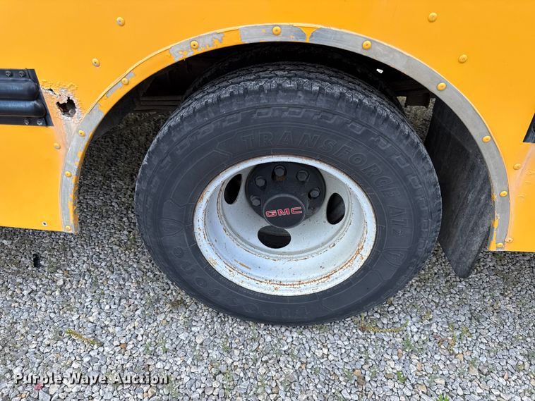 image for item DZ4458 2001 GMC Savana school bus