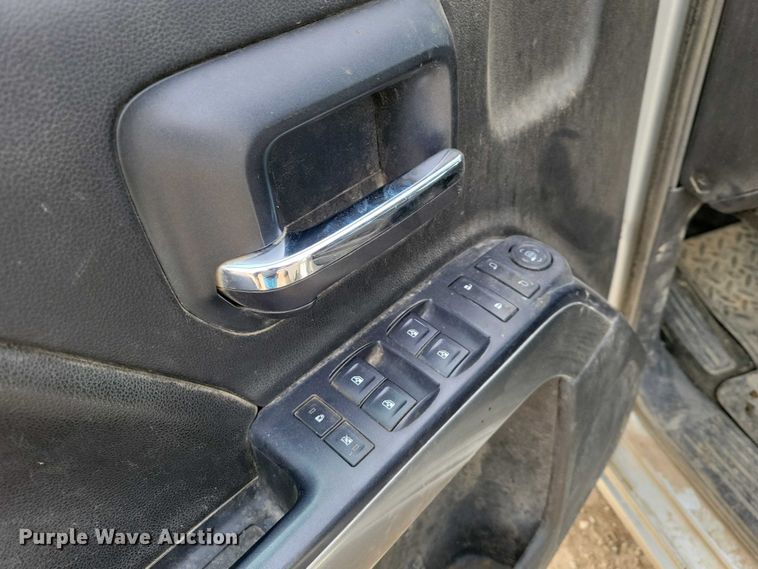 image for item DZ7091 2015 Chevrolet Silverado 1500 Crew Cab pickup truck