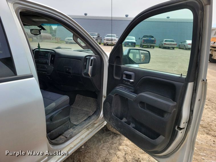 image for item DZ7091 2015 Chevrolet Silverado 1500 Crew Cab pickup truck