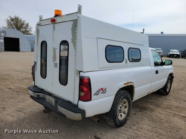 image for item DZ7092 2005 Chevrolet Silverado 1500 pickup truck