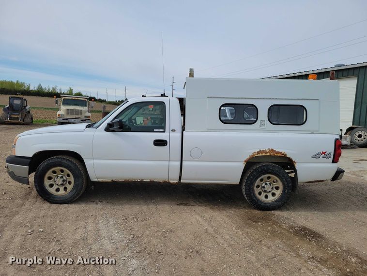 image for item DZ7092 2005 Chevrolet Silverado 1500 pickup truck