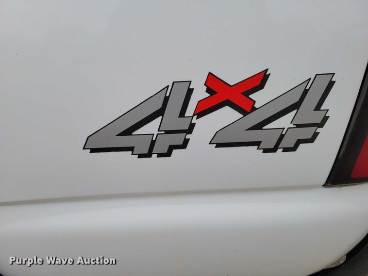 image for item DZ7092 2005 Chevrolet Silverado 1500 pickup truck