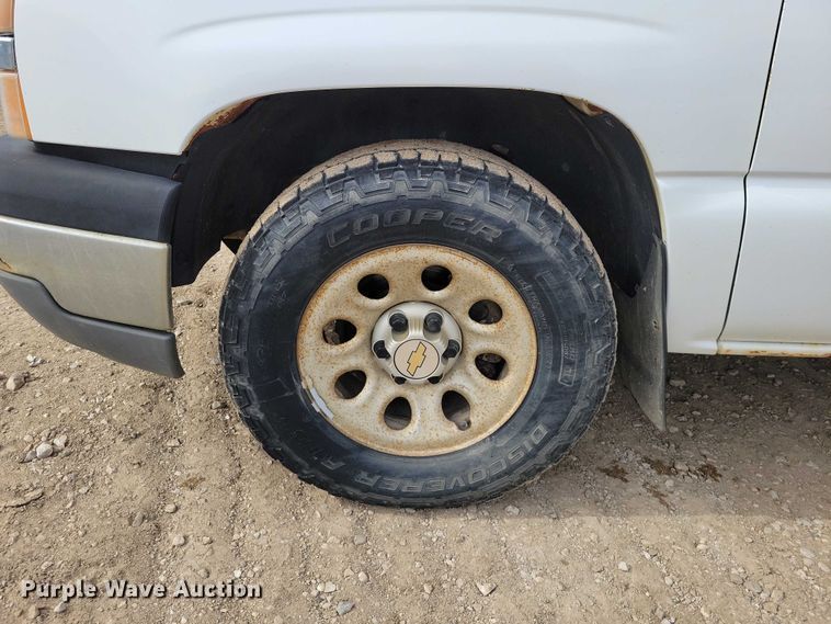 image for item DZ7092 2005 Chevrolet Silverado 1500 pickup truck