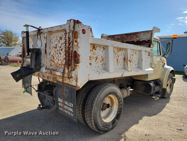 image for item DZ7093 1998 International 4900 dump truck