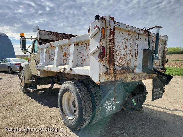 image for item DZ7093 1998 International 4900 dump truck