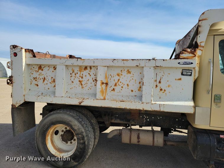 image for item DZ7093 1998 International 4900 dump truck