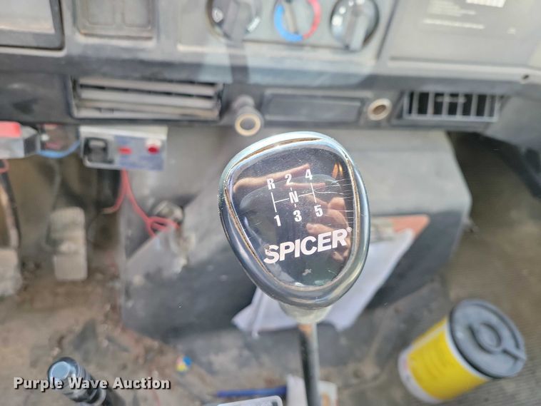 image for item DZ7093 1998 International 4900 dump truck