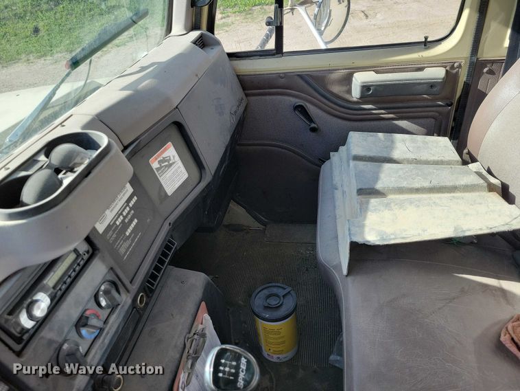 image for item DZ7093 1998 International 4900 dump truck