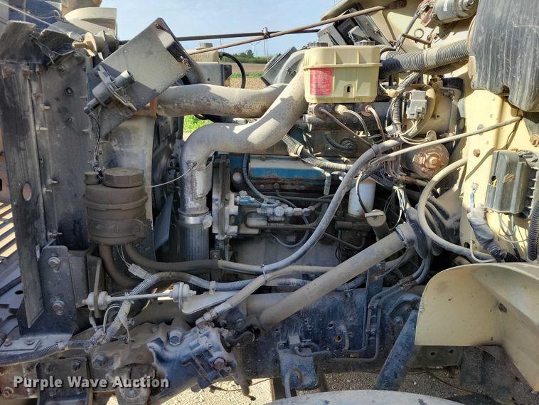 image for item DZ7093 1998 International 4900 dump truck