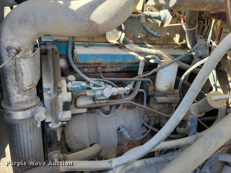 image for item DZ7093 1998 International 4900 dump truck