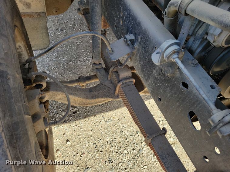 image for item DZ7093 1998 International 4900 dump truck
