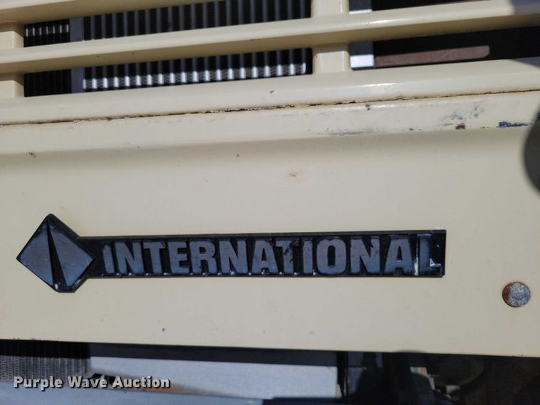 image for item DZ7093 1998 International 4900 dump truck