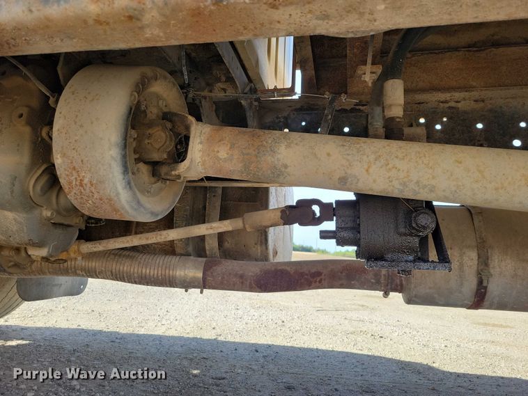 image for item DZ7093 1998 International 4900 dump truck