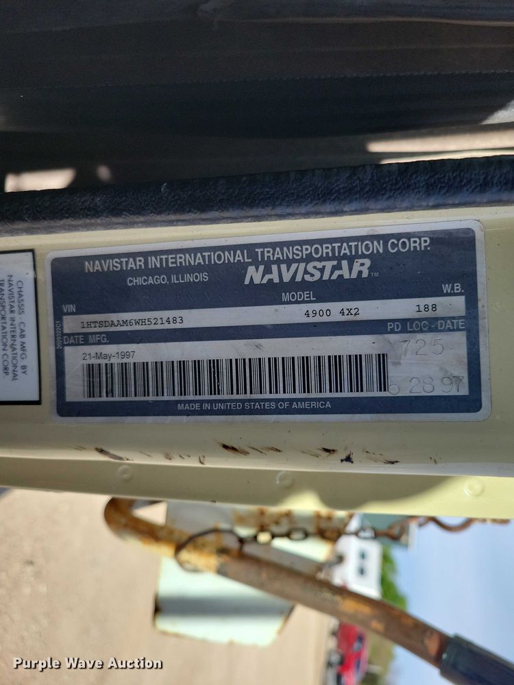 image for item DZ7093 1998 International 4900 dump truck