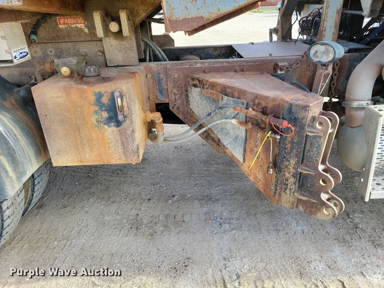 image for item DZ7094 2010 Freightliner Business Class M2 dump truck
