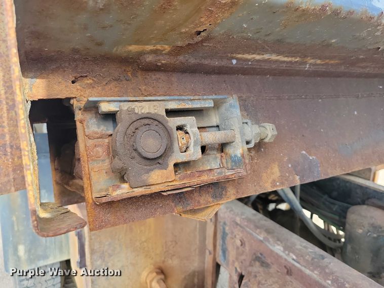 image for item DZ7094 2010 Freightliner Business Class M2 dump truck