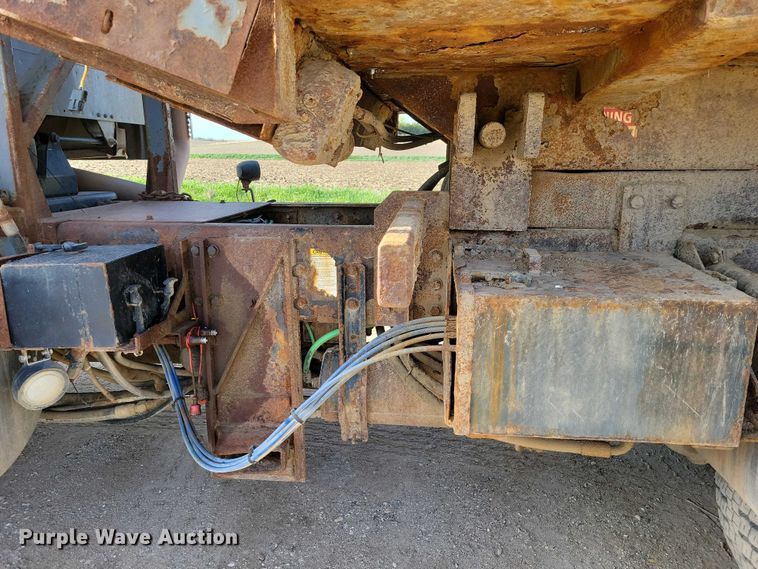 image for item DZ7094 2010 Freightliner Business Class M2 dump truck