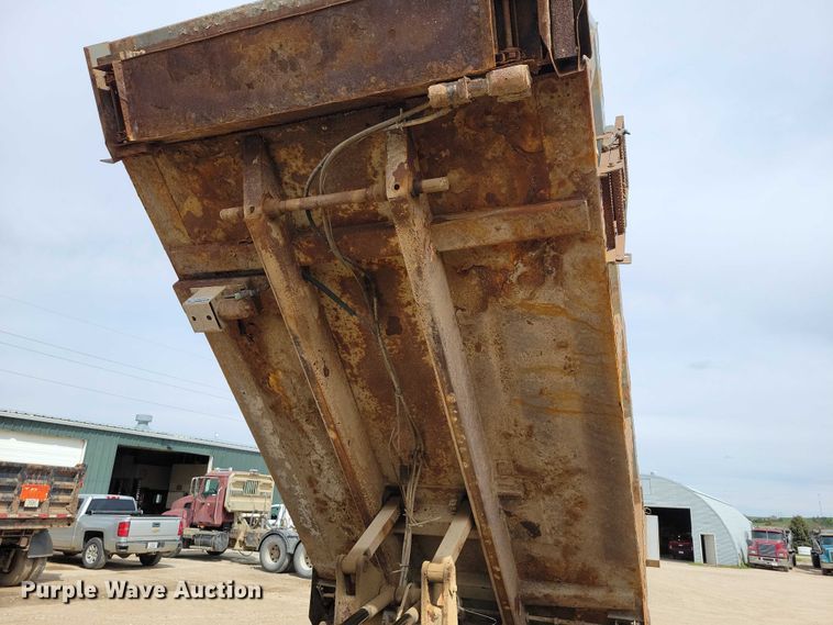 image for item DZ7094 2010 Freightliner Business Class M2 dump truck