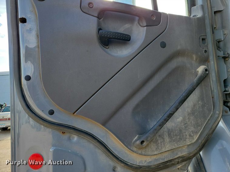 image for item DZ7094 2010 Freightliner Business Class M2 dump truck