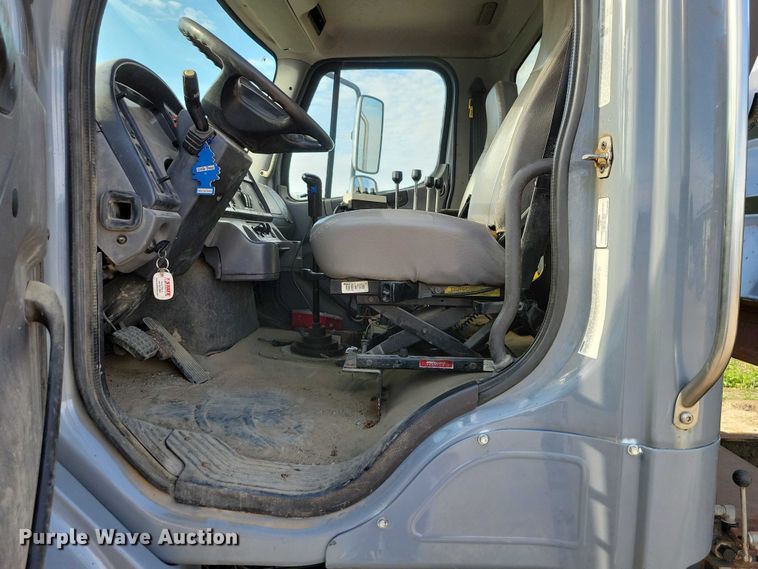 image for item DZ7094 2010 Freightliner Business Class M2 dump truck